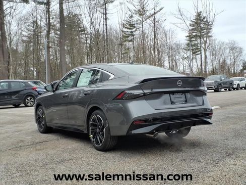 New 2026 Nissan Sentra SR w/ SR Premium Package FWD image 4