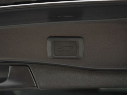 Used 2025 Toyota RAV4 XLE w/ Convenience Package AWD/4WD image 17