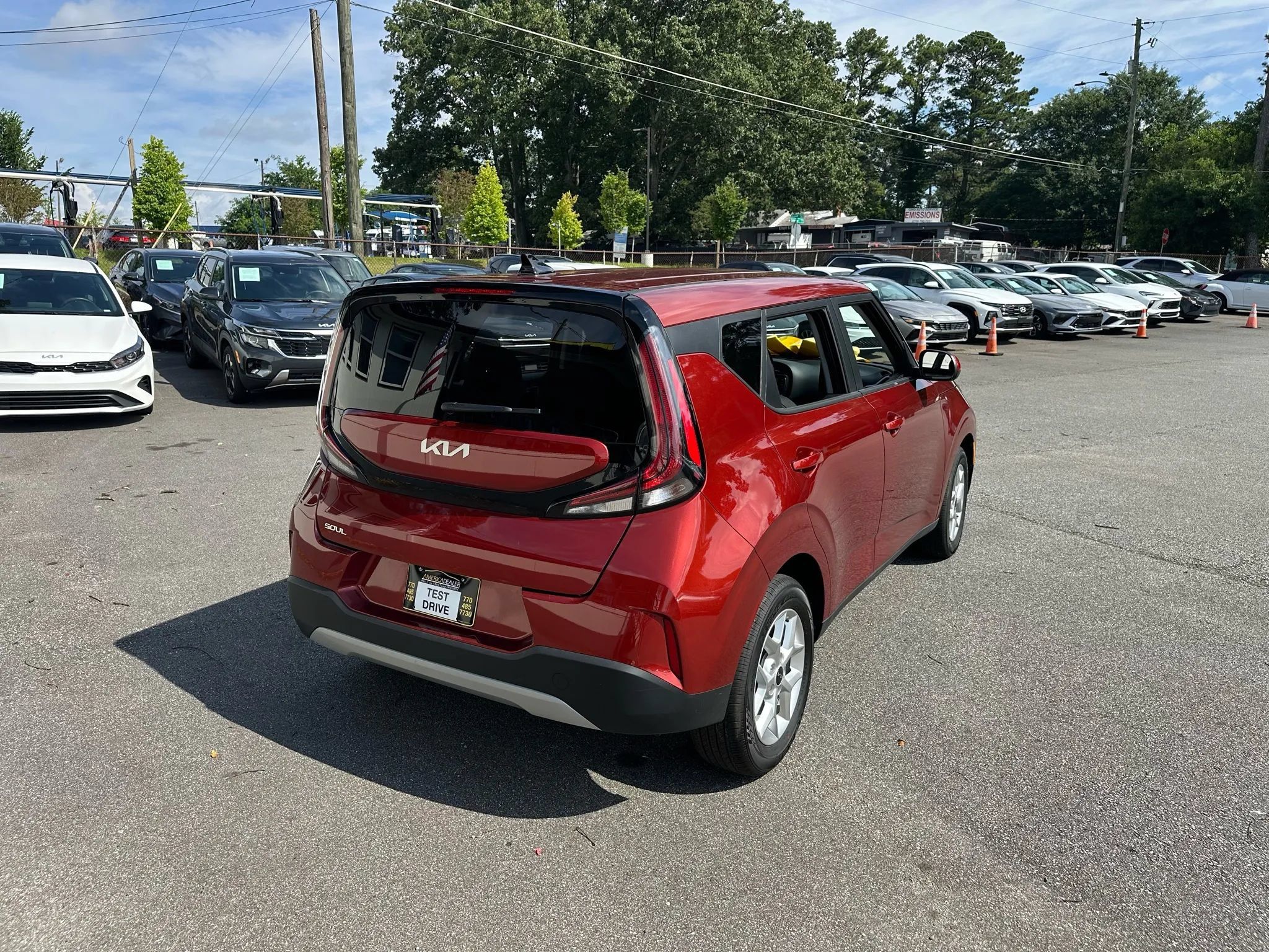 Used 2025 Kia Soul LX w/ LX Technology Package FWD image 4