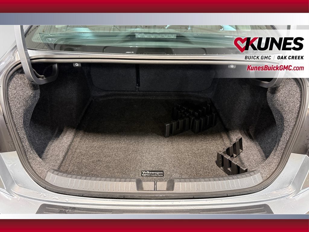 Used 2024 Volkswagen Jetta SE FWD image 37