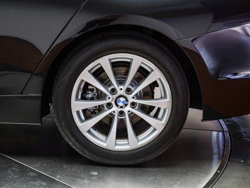Used 2018 BMW 320i Sedan image 11