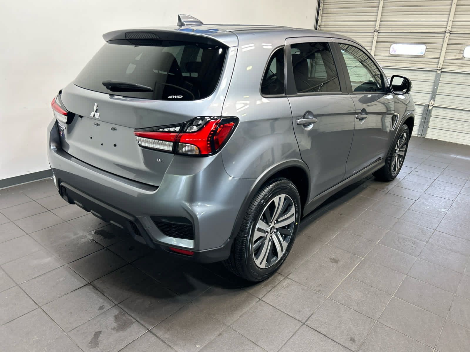 Used 2024 Mitsubishi Outlander Sport SE AWD/4WD image 3