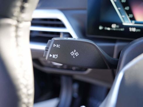 New 2026 BMW 330i Sedan w/ Convenience Package image 28