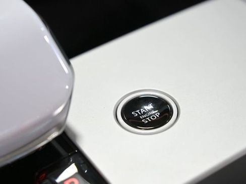 Used 2024 Land Rover Range Rover SV image 59