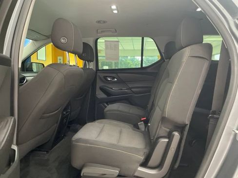 Used 2020 Chevrolet Traverse LT w/ Driver Confidence II Package AWD/4WD image 15