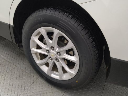 Used 2020 Chevrolet Equinox LS w/ LS Convenience Package FWD image 31