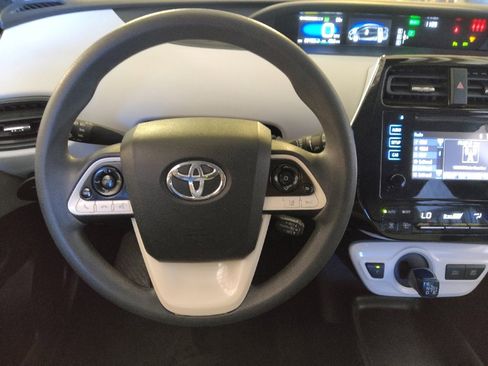 Used 2018 Toyota Prius Two w/ Prius Two Safety Plus Package FWD image 22