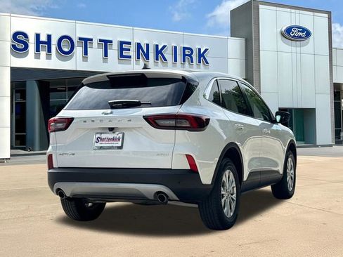 Used 2024 Ford Escape Active w/ Tech Pack #1 AWD/4WD image 8