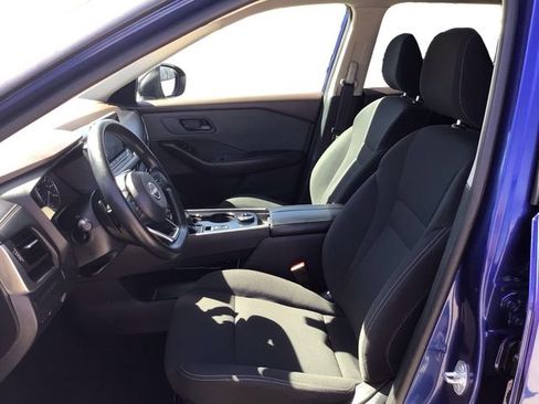 Used 2023 Nissan Rogue S AWD/4WD image 10