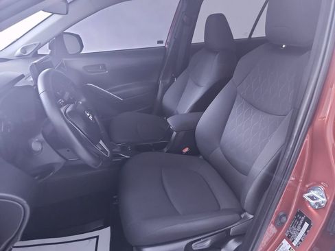 Used 2025 Toyota Corolla Cross LE w/ Moonroof Package image 10