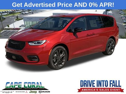 New 2026 Chrysler Pacifica Select FWD image 1