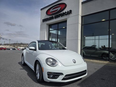 Used 2019 Volkswagen Beetle 2.0T SE image 2