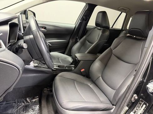 Used 2024 Toyota Corolla Cross XLE image 14