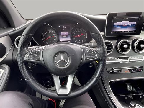 Used 2019 Mercedes-Benz GLC 300 image 11
