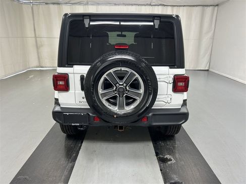 Used 2018 Jeep Wrangler Unlimited Sahara w/ Dual Top Group image 7