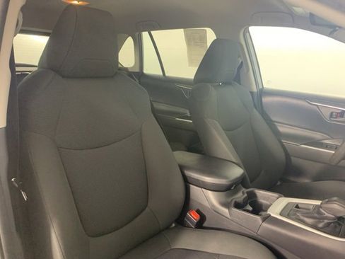 Used 2021 Toyota RAV4 LE image 26