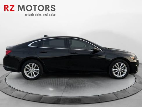 Used 2018 Chevrolet Malibu Hybrid w/ Driver Confidence Package image 6