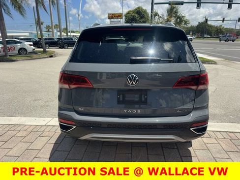 Certified 2024 Volkswagen Taos SE w/ Panoramic Sunroof Package AWD/4WD image 6