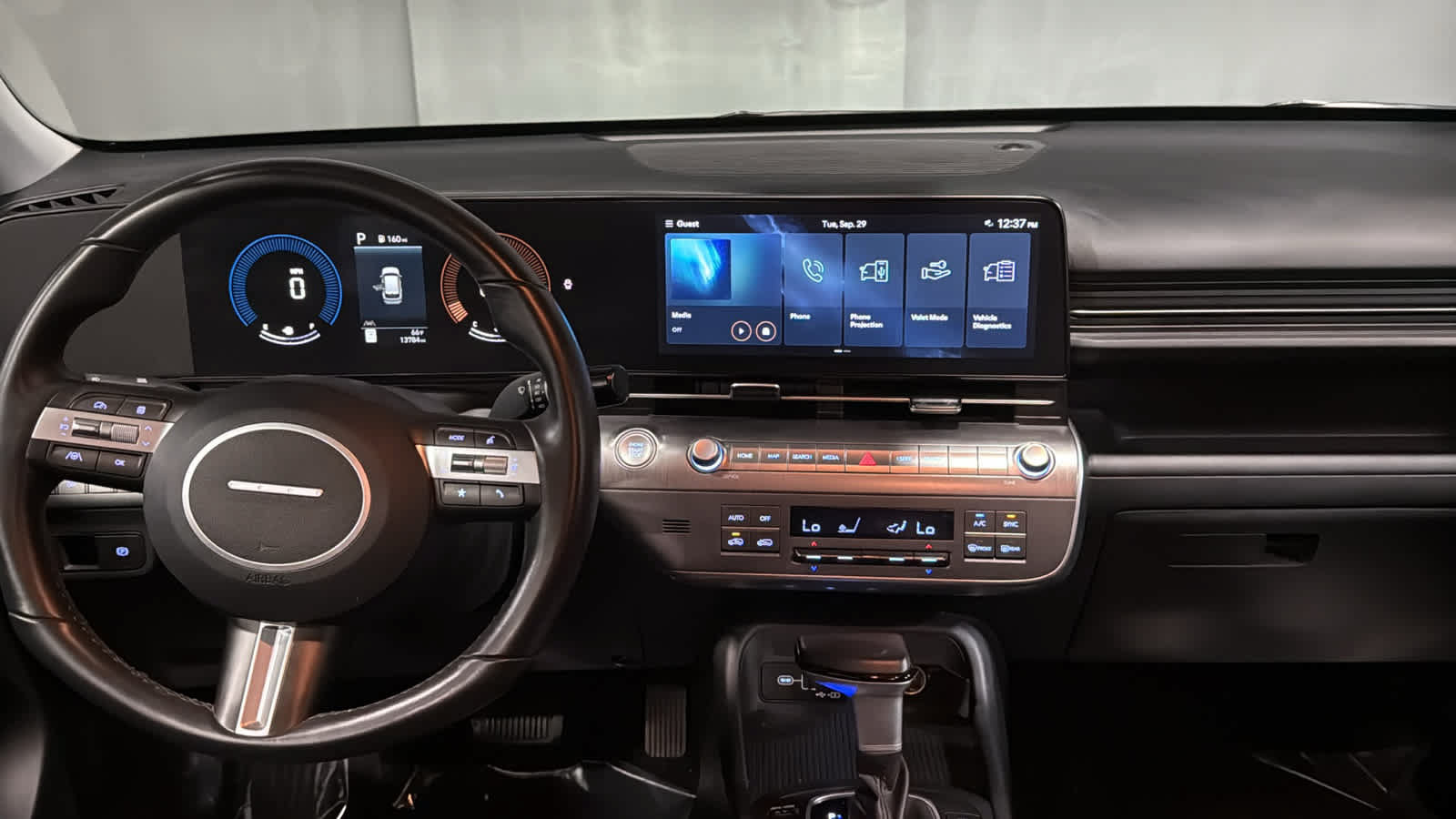 Used 2024 Hyundai Kona SEL AWD/4WD image 24