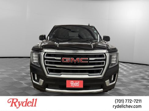 Used 2024 GMC Yukon SLT w/ SLT Luxury Package image 8