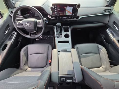 Used 2022 Toyota Sienna XSE w/ XSE Plus Package AWD/4WD image 14