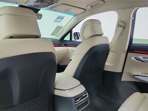 Used 2026 Genesis GV70 2.5T image 31