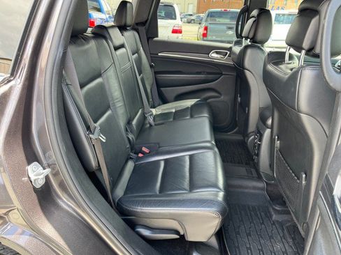 Used 2019 Jeep Grand Cherokee Limited AWD/4WD image 17