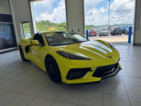Used 2023 Chevrolet Corvette Stingray Premium Conv w/ Battery Protection Package RWD image 3