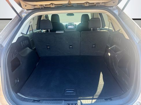 Used 2020 Ford Edge SE image 13