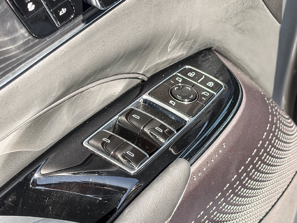 Used 2025 Cadillac Lyriq Luxury AWD/4WD image 39
