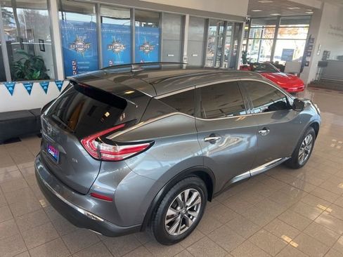 Used 2017 Nissan Murano SV image 4