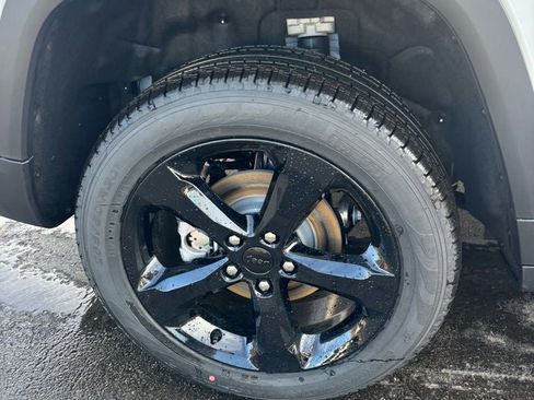 New 2026 Jeep Grand Cherokee Limited image 23