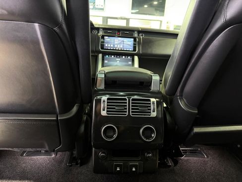 Used 2019 Land Rover Range Rover HSE image 32
