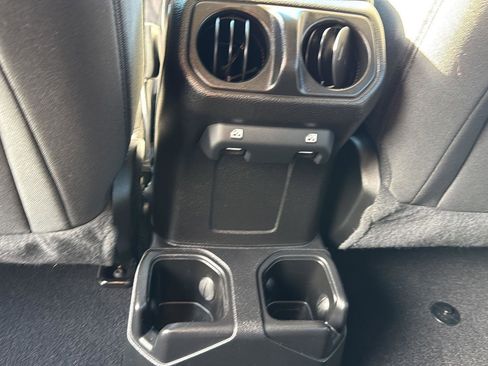 Used 2021 Jeep Wrangler Unlimited Islander image 28