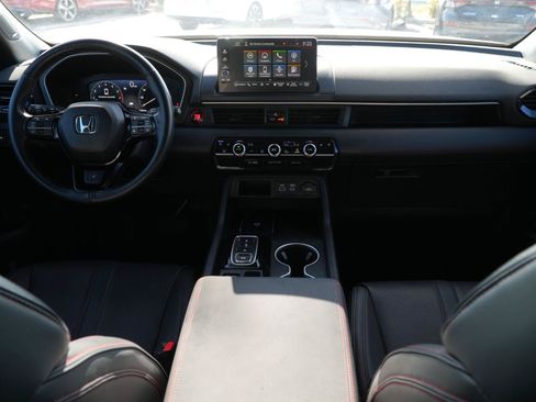 Used 2025 Honda Pilot Black Edition image 22