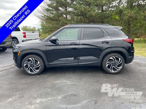 Used 2025 Chevrolet TrailBlazer RS w/ Convenience Package AWD/4WD image 5