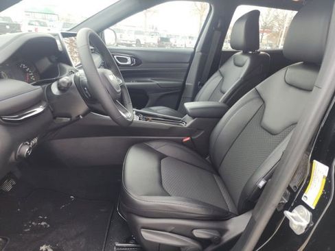 New 2026 Jeep Compass Latitude image 16