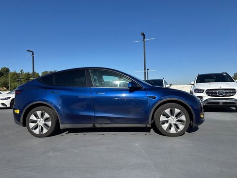Used 2022 Tesla Model Y Long Range AWD/4WD image 4