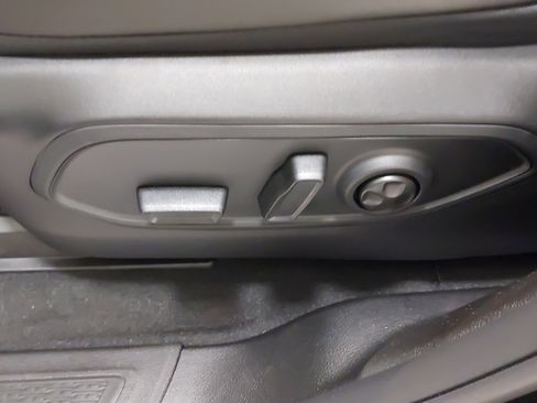 New 2025 Jeep Grand Cherokee Altitude image 37