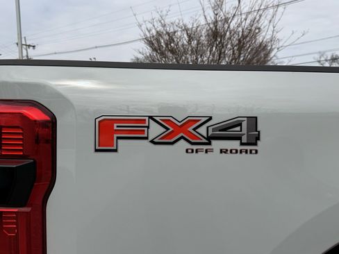 Used 2025 Ford F250 Platinum image 15