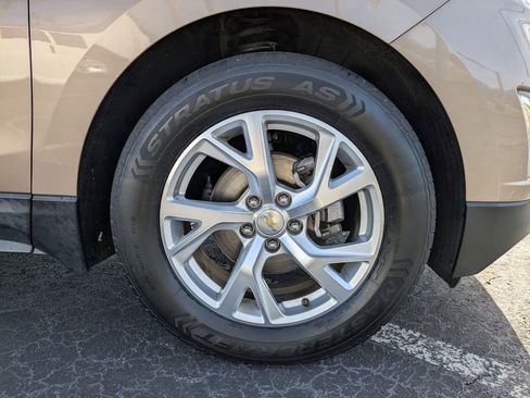 Used 2018 Chevrolet Equinox Premier image 11