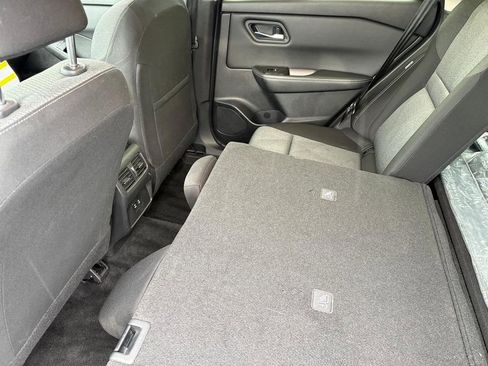 Used 2025 Nissan Rogue SV image 15