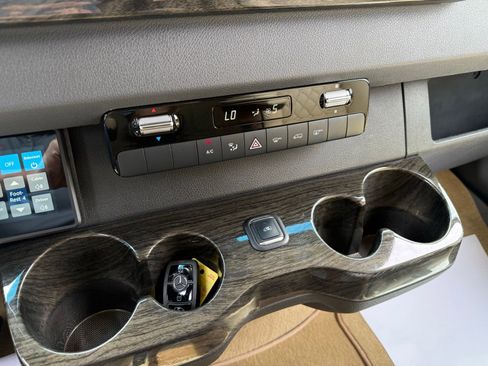 Used 2020 Mercedes-Benz Sprinter 3500 image 38