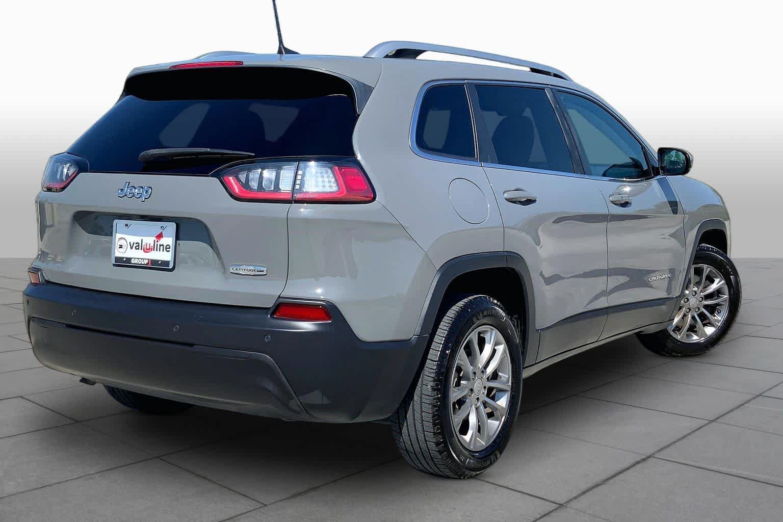 Used 2021 Jeep Cherokee Latitude Plus FWD image 13