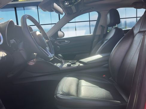 Used 2018 Alfa Romeo Giulia Ti w/ TI Leather Package image 9