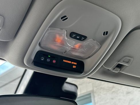 Used 2022 Chevrolet Bolt EUV LT w/ Driver Confidence Package image 24