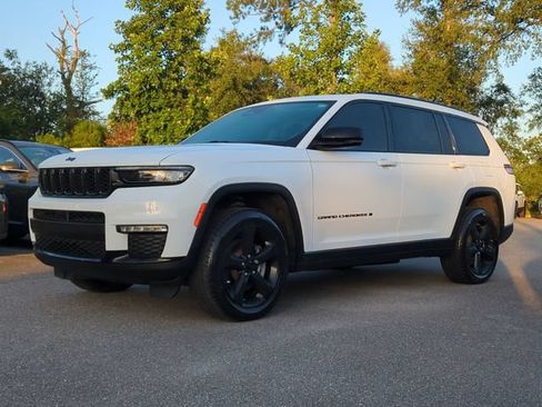 Used 2023 Jeep Grand Cherokee L Limited w/ Black Appearance Package RWD image 2