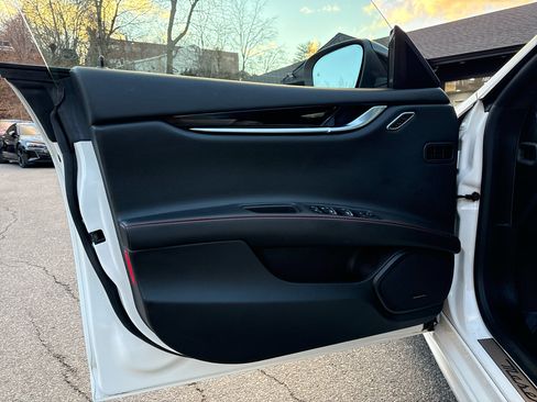 Used 2022 Maserati Ghibli Modena Q4 image 13