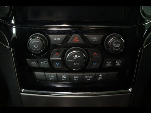 Used 2020 Jeep Grand Cherokee Limited X image 27