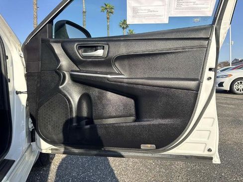 Used 2017 Toyota Camry XLE w/ Convenience Package image 28